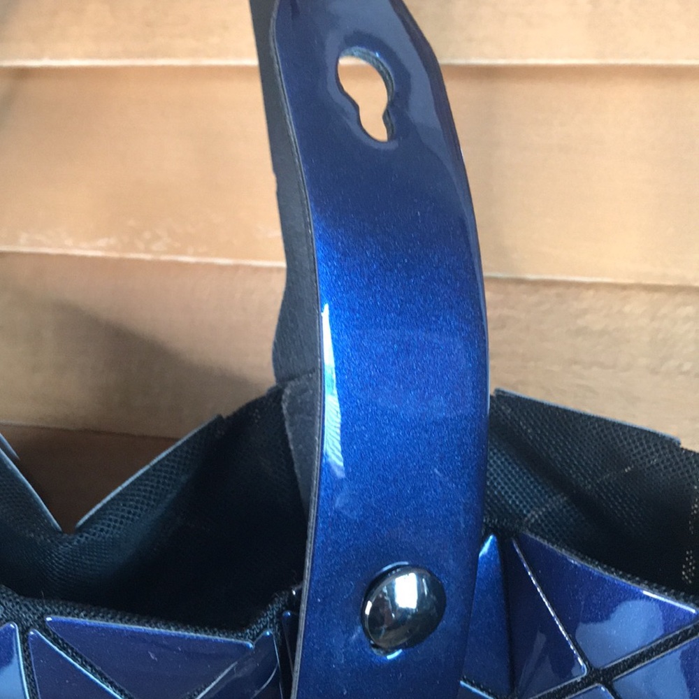 Blue Rubberized Plastic Geometric Pattern Tote Bag - image 3